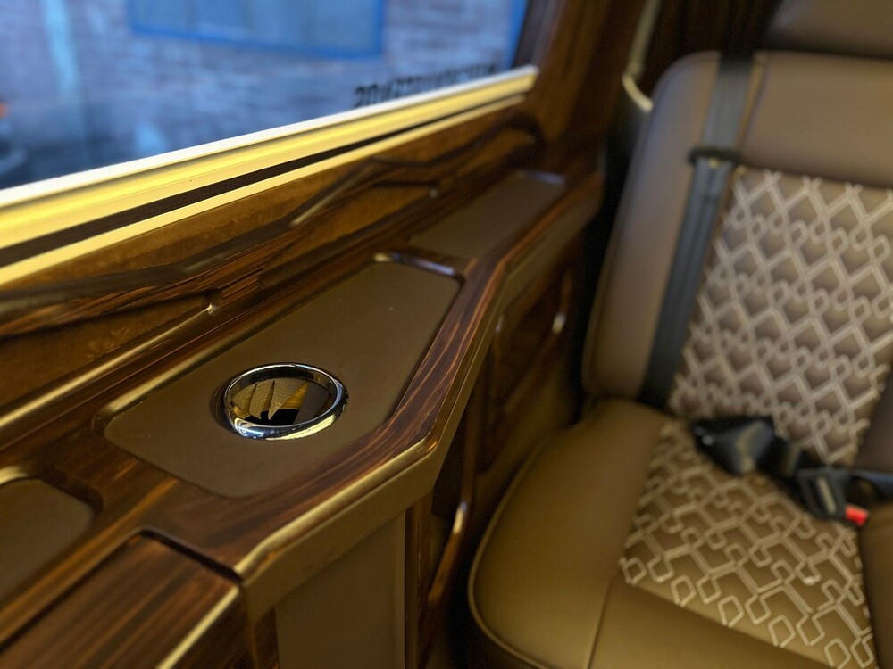 Volkswagen Transporter Kombi -VIP- 2.0 TDI L2H1 Comfortline 140hp 2011, 34-ZGV-7