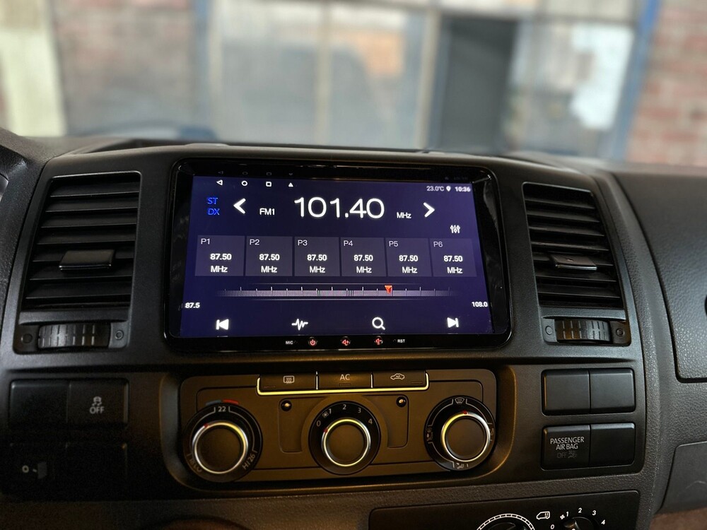 Volkswagen Transporter Kombi -VIP- 2.0 TDI L2H1 Comfortline 140hp 2011, 34-ZGV-7