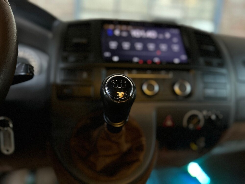 Volkswagen Transporter Kombi -VIP- 2.0 TDI L2H1 Comfortline 140hp 2011, 34-ZGV-7