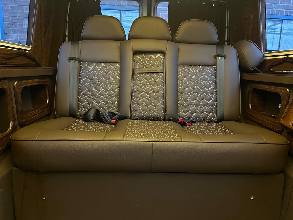 Volkswagen Transporter Kombi -VIP- 2.0 TDI L2H1 Comfortline 140hp 2011, 34-ZGV-7