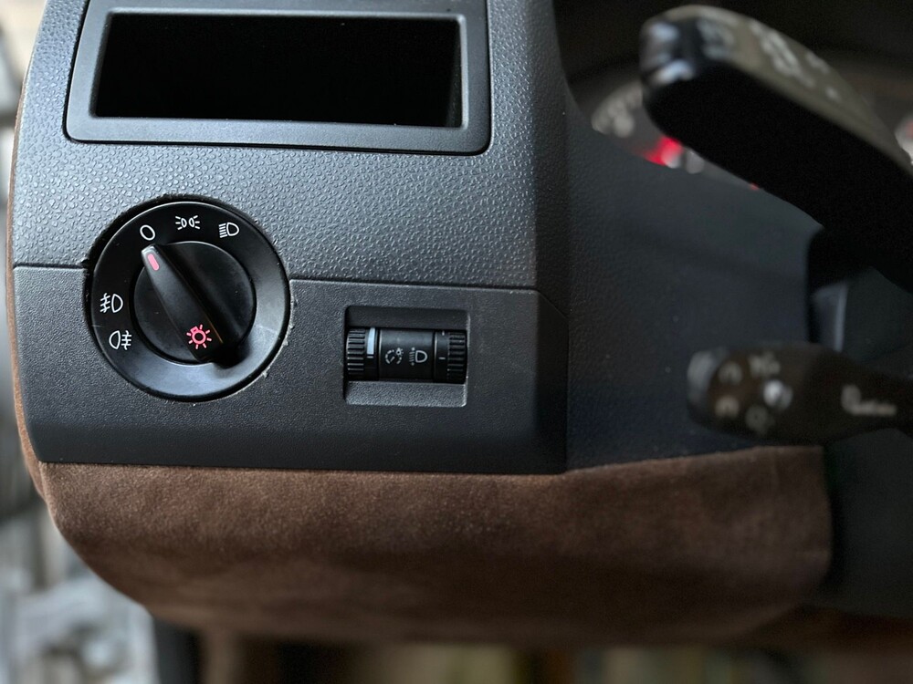 Volkswagen Transporter Kombi -VIP- 2.0 TDI L2H1 Comfortline 140hp 2011, 34-ZGV-7