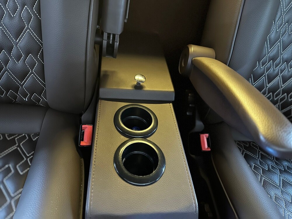 Volkswagen Transporter Kombi -VIP- 2.0 TDI L2H1 Comfortline 140hp 2011, 34-ZGV-7