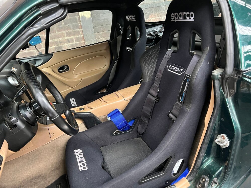 Mazda MX-5 1.6i Touring 220pk 2001, 27-XB-SP