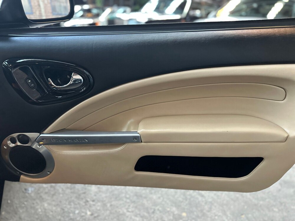 Aston Martin Vanquish 5.3 V12 460hp 2004 -Youngtimer-