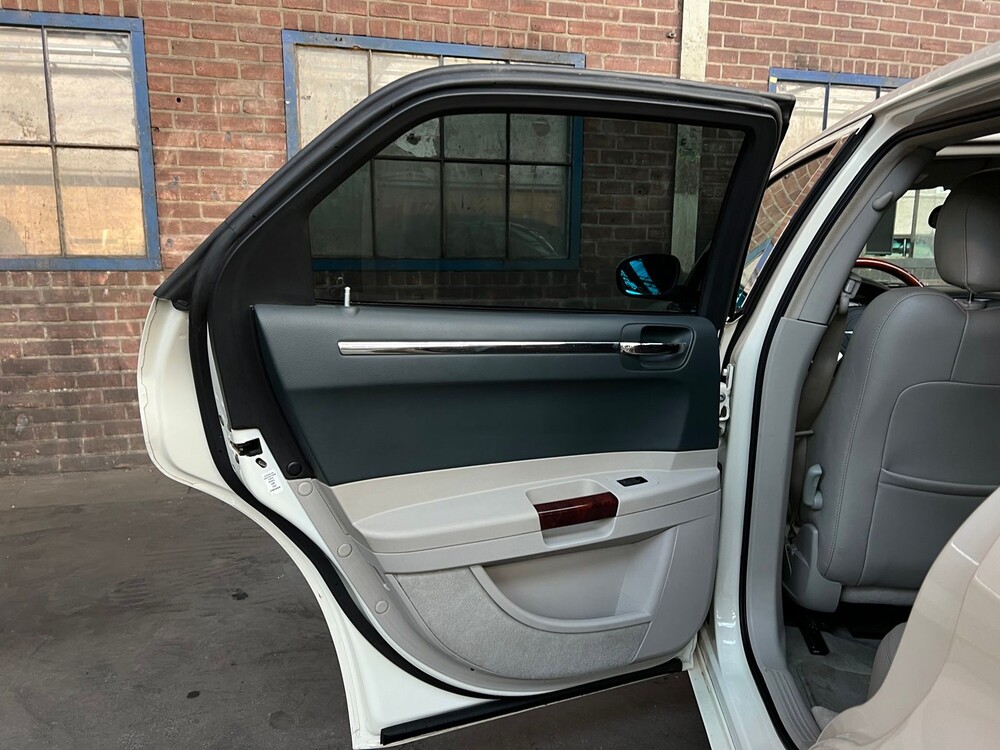 Chrysler 300C HEMI 5.7 V8 340hp 2006 -Youngtimer-