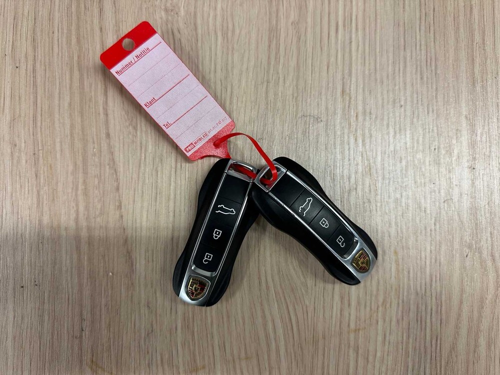 Porsche Cayenne Coupé 3.0 V6 E-Hybrid 470PS 2021 Sport-Chrono ORIG-NL, L-544-HL