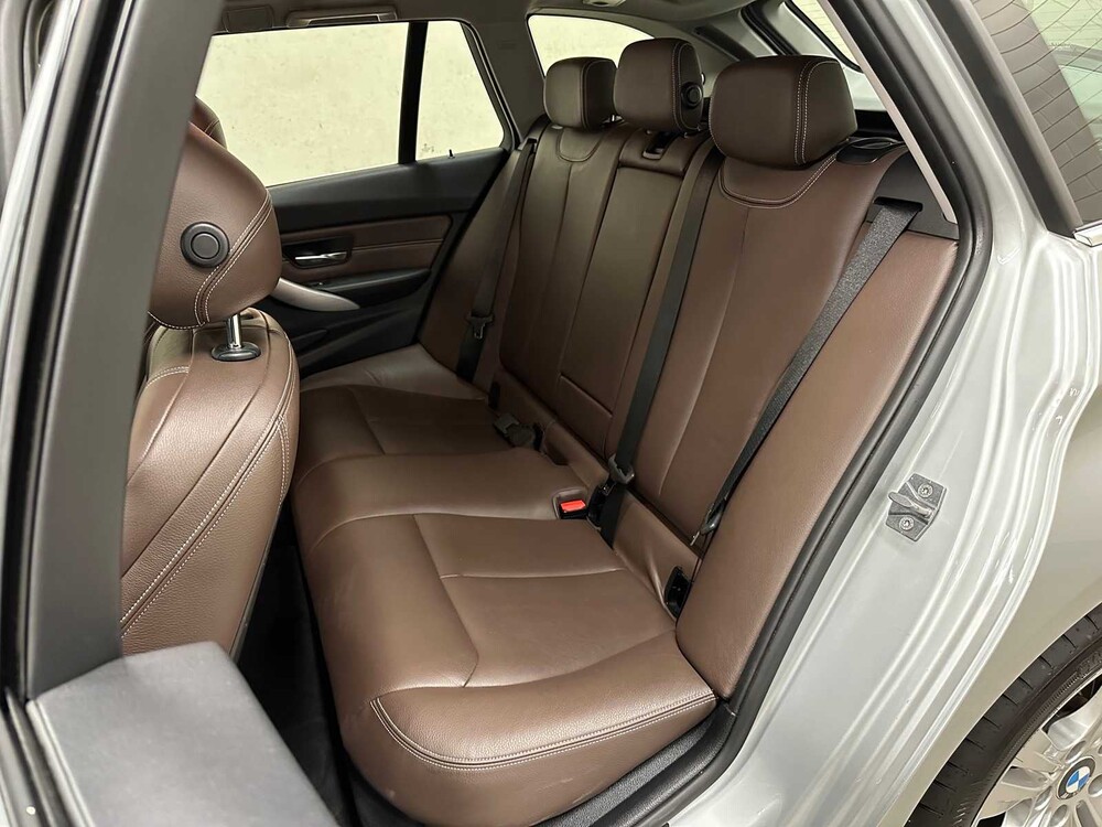 BMW 318d Touring Executive Sport 143PS 2015 3er, 7-ZJX-63