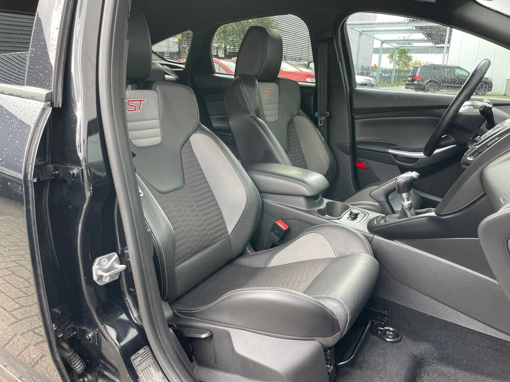 Ford Focus ST-3 2.0 EcoBoost 250PS 2014, K-925-DG