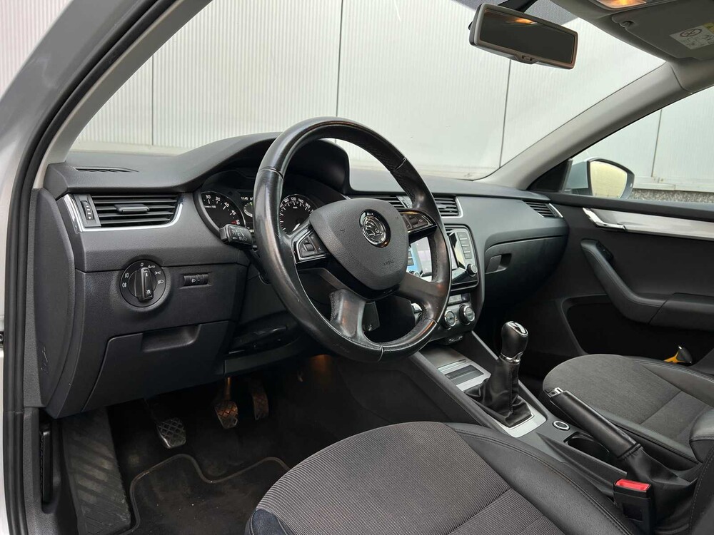 Skoda Octavia Combi 1.6 TDI Greentech Ambition Businessline 105PS 2015 -Orig. DE-, 6-ZHS-77