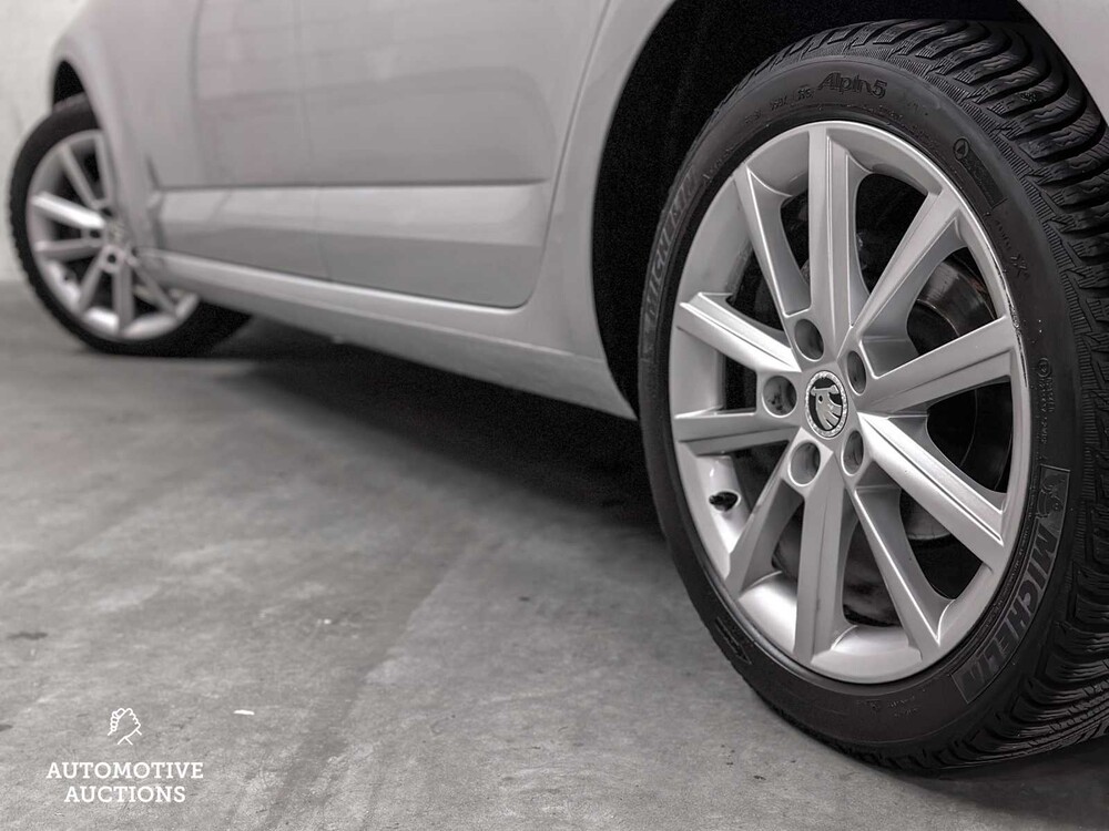 Skoda Octavia Combi 1.6 TDI Greentech Ambition Businessline 105PS 2015 -Orig. DE-, 6-ZHS-77