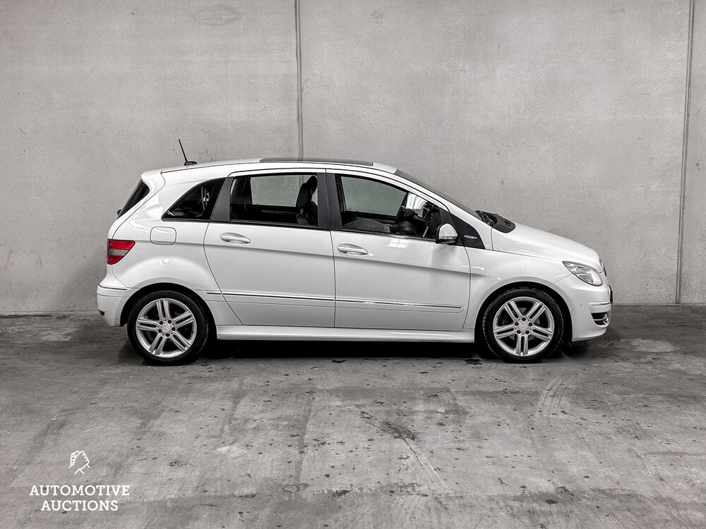 Mercedes-Benz B180 BlueEFFICIENCY Business CLass B-Klasse 116PS 2010 ORIG-GB, 16-LTH-9