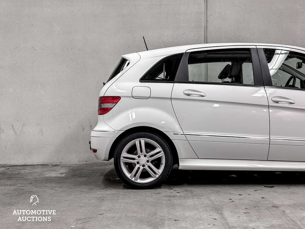 Mercedes-Benz B180 BlueEFFICIENCY Business CLass B-Klasse 116PS 2010 ORIG-GB, 16-LTH-9