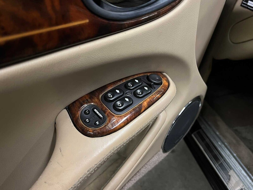 Daimler Super V8 4.0 363hp 1998, SZ-GX-55