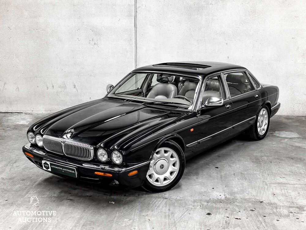Daimler Super V8 4.0 363hp 1998, SZ-GX-55