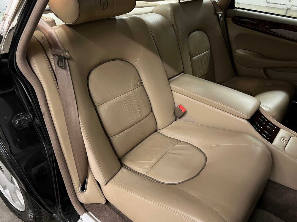 Daimler Super V8 4.0 363hp 1998, SZ-GX-55