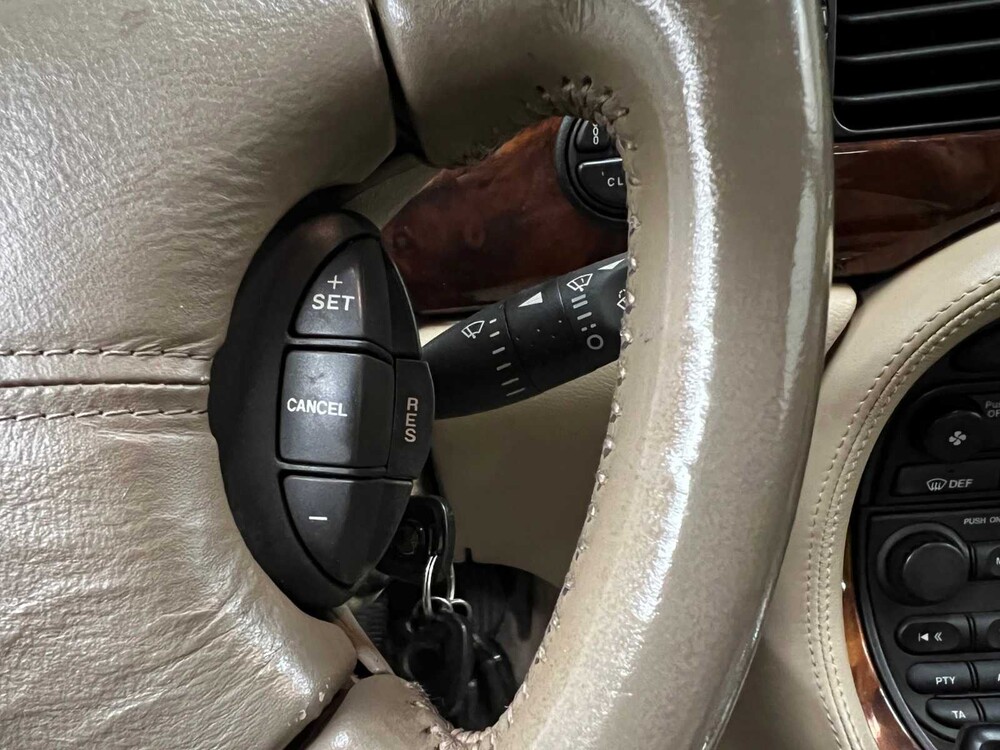 Daimler Super V8 4.0 363hp 1998, SZ-GX-55