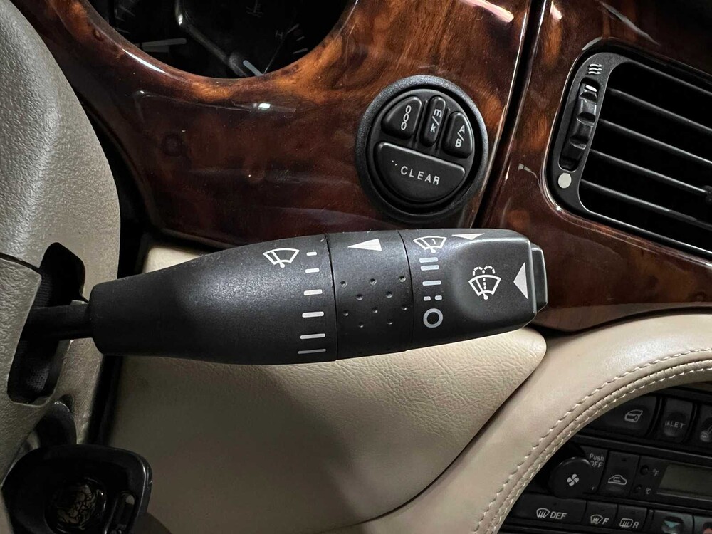 Daimler Super V8 4.0 363hp 1998, SZ-GX-55