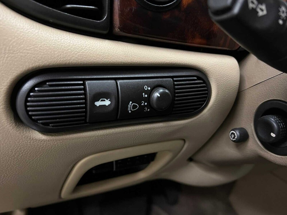 Daimler Super V8 4.0 363hp 1998, SZ-GX-55