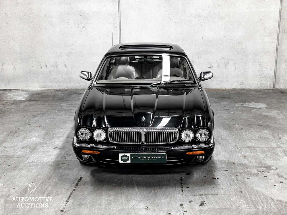 Daimler Super V8 4.0 363hp 1998, SZ-GX-55