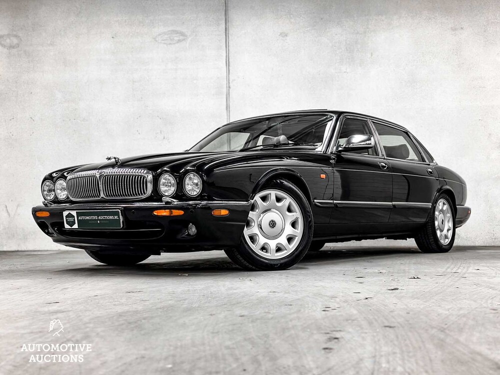 Daimler Super V8 4.0 363hp 1998, SZ-GX-55