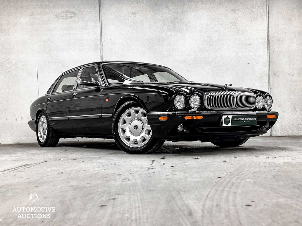 Daimler Super V8 4.0 363hp 1998, SZ-GX-55