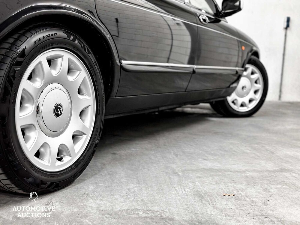 Daimler Super V8 4.0 363hp 1998, SZ-GX-55