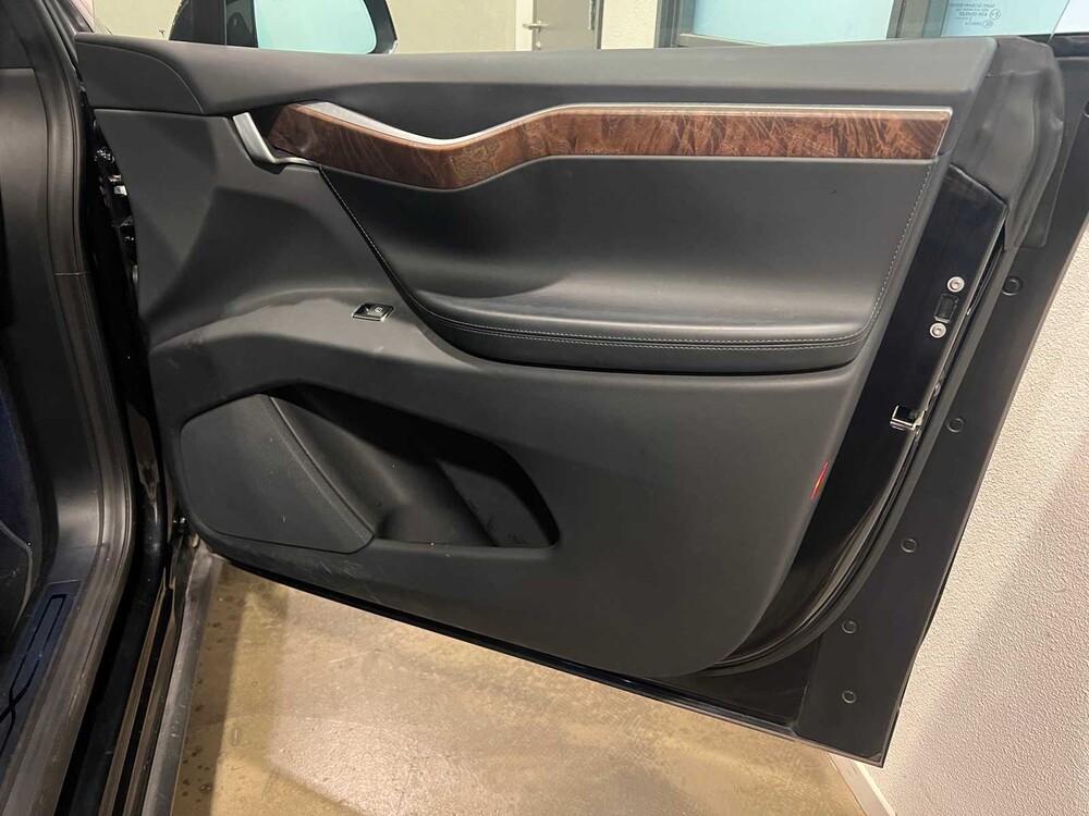 Tesla Model X 75d 6-Sitzer 333PS 2017 -Orig. NL-, PT-595-K