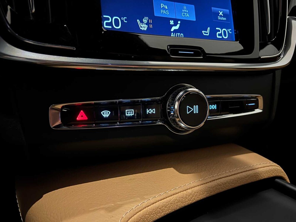 Volvo V90 2.0 D4 Momentum 190PS 2017 -Orig. NL-, NB-007-J