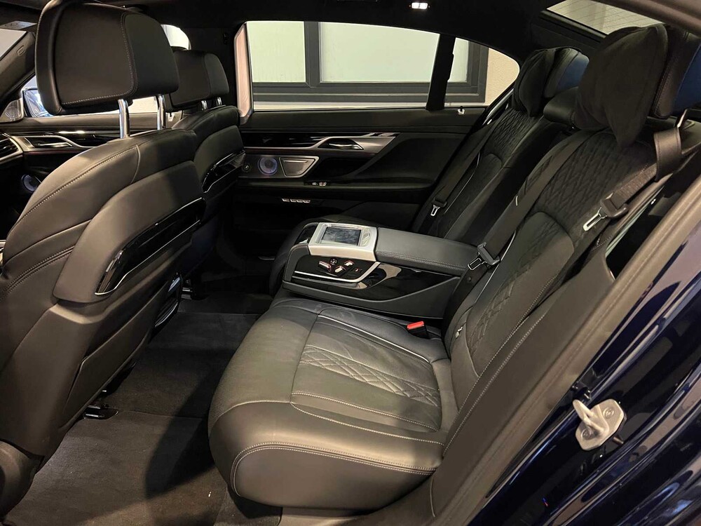 BMW M760Li xDrive 609PS V12 M760i 2017 (ORG-NL) LANG, PR-247-H