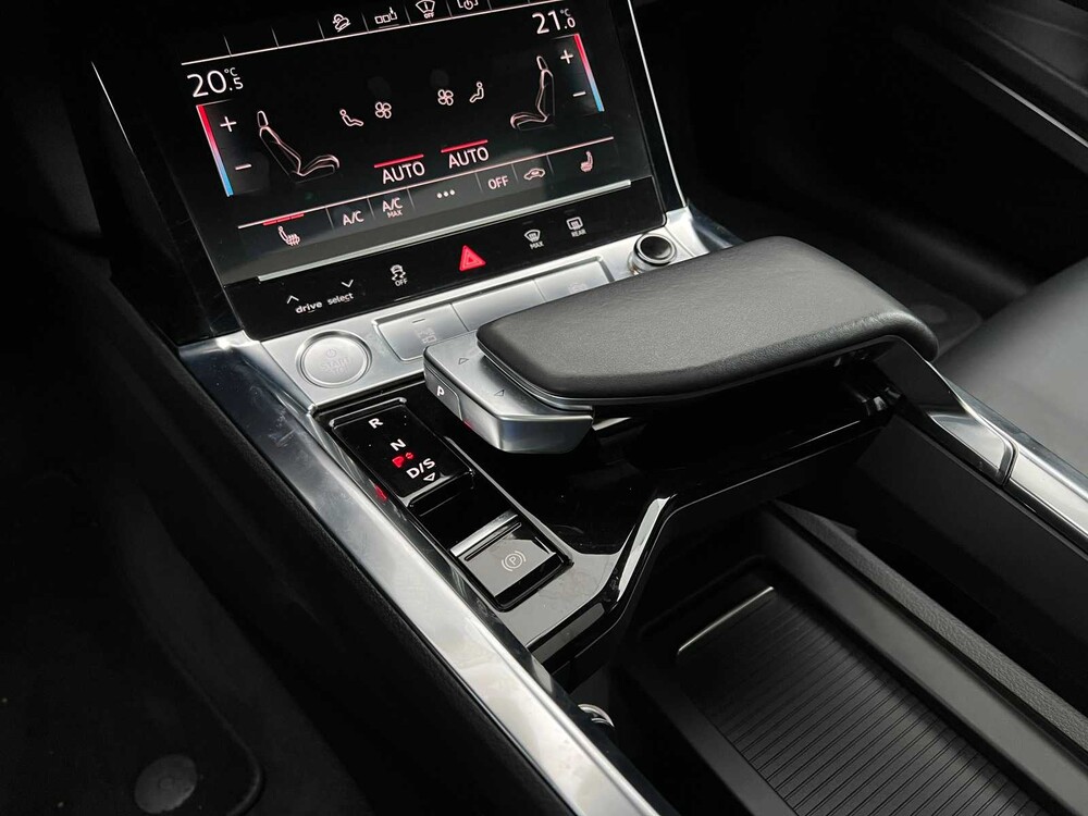 Audi e-tron 55 Quattro Advanced Pro Line Plus 95 kWh 360hp 2019, J-317-DK