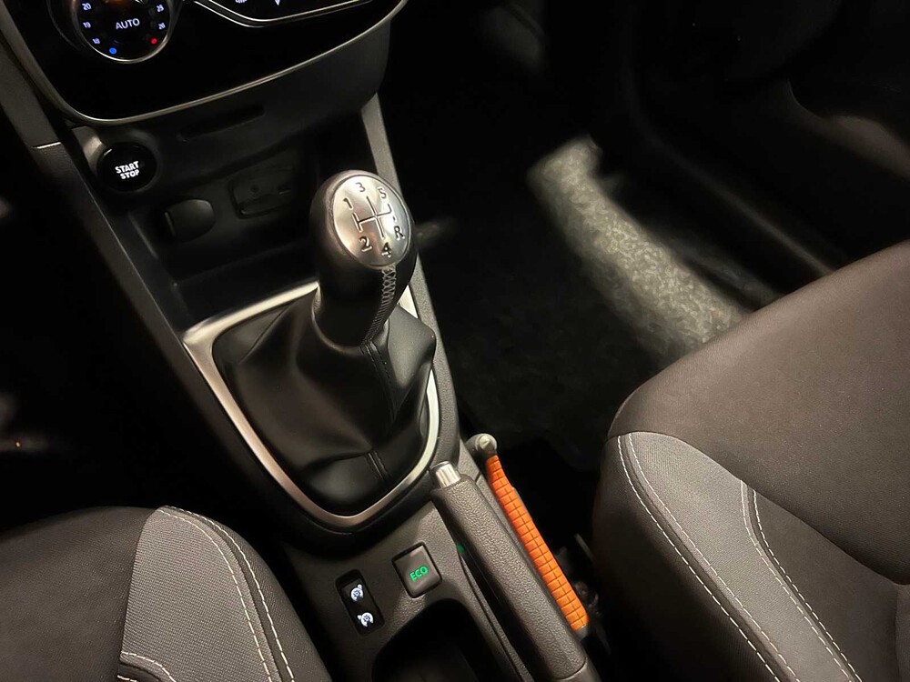 Renault Clio Kombi TCe Dynamique 90PS 2016 -Orig. NL-, JN-484-L