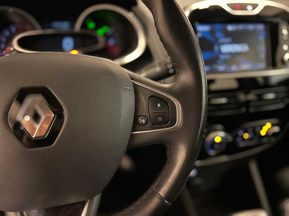 Renault Clio Kombi TCe Dynamique 90PS 2016 -Orig. NL-, JN-484-L