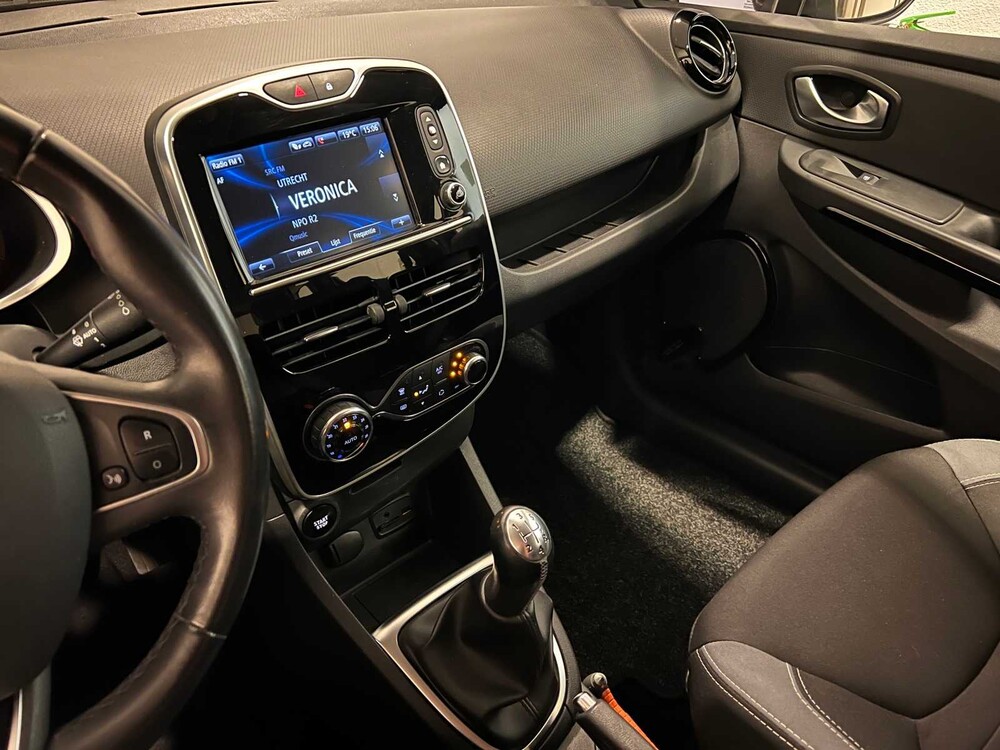 Renault Clio Kombi TCe Dynamique 90PS 2016 -Orig. NL-, JN-484-L