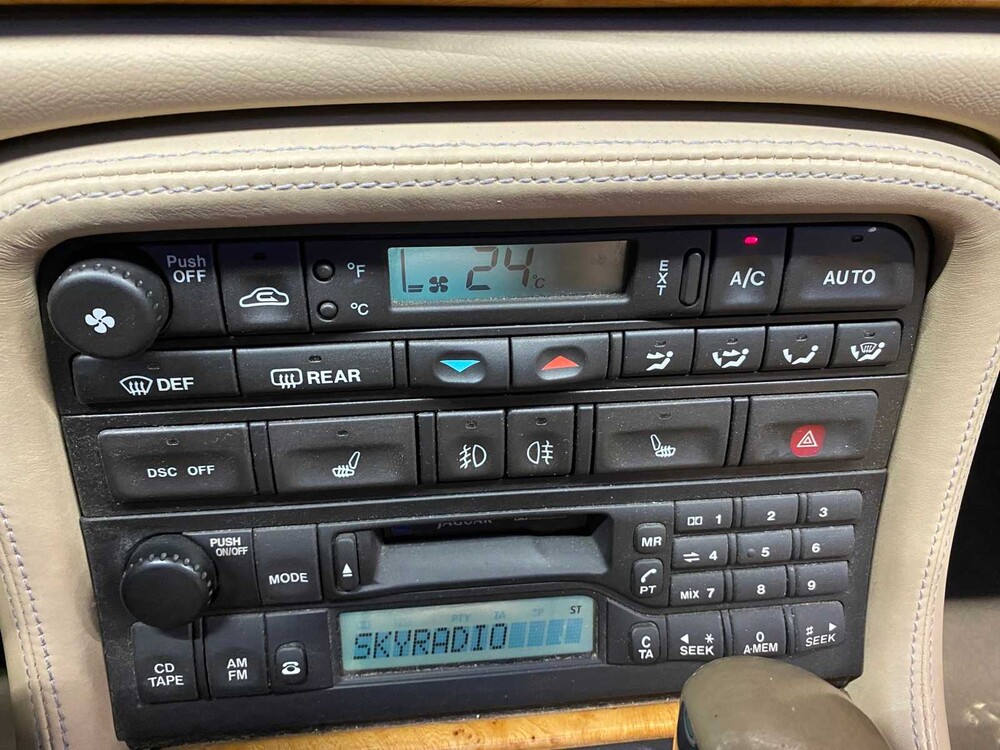 Jaguar XK8 4.2 V8 Cabriolet -Victory Edition- 305PS 2006, L-150-KX