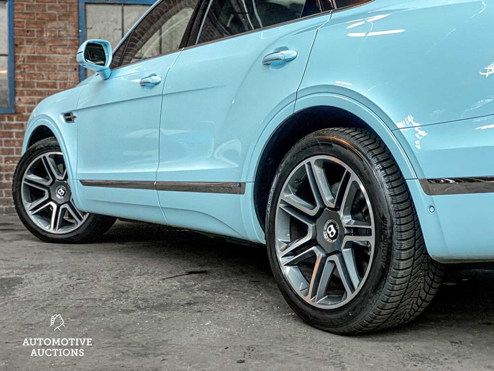 Bentley Bentayga 6.0 W12 608pk 2017, L-083-VV