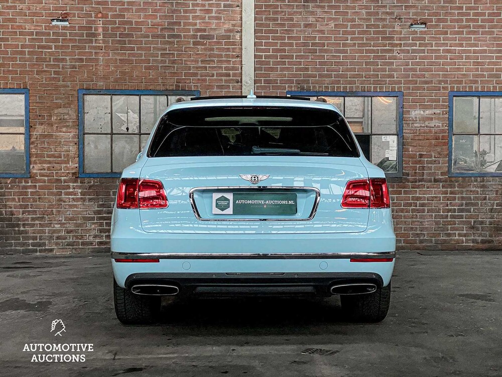 Bentley Bentayga 6.0 W12 608pk 2017, L-083-VV