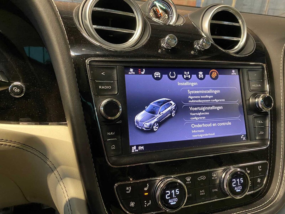 Bentley Bentayga 6.0 W12 608pk 2017, L-083-VV