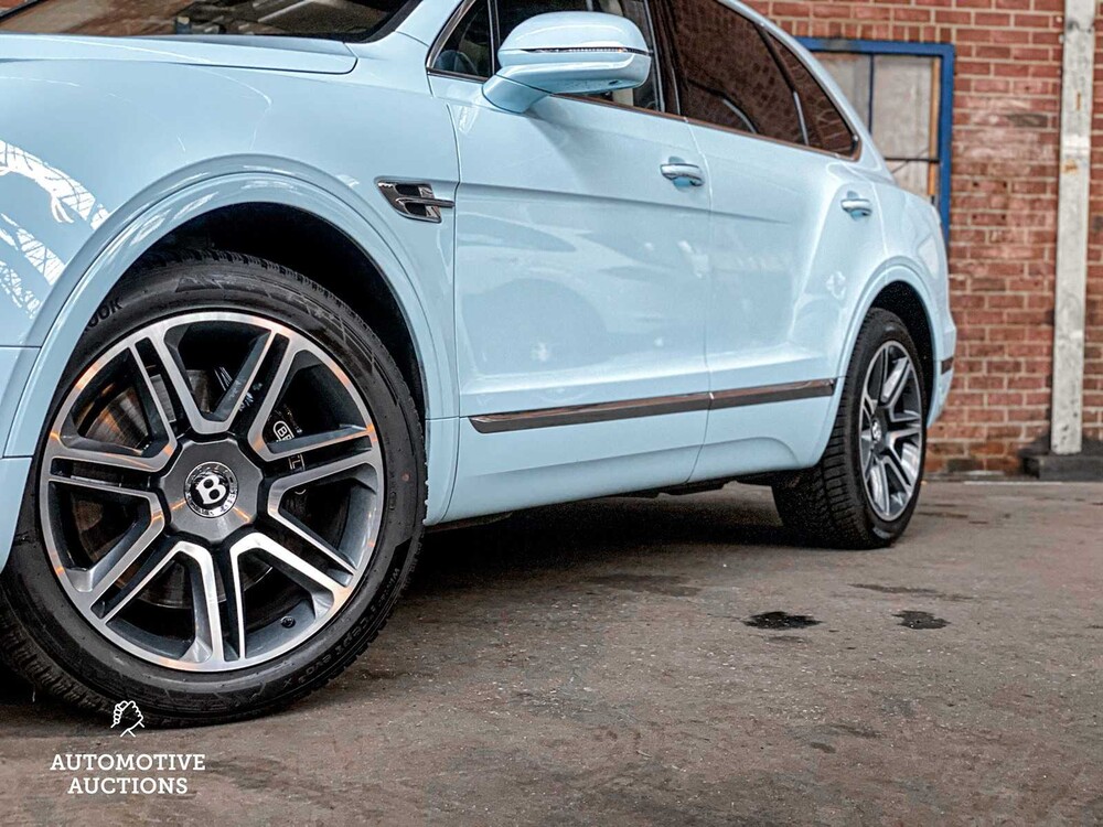 Bentley Bentayga 6.0 W12 608pk 2017, L-083-VV