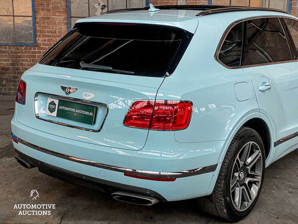 Bentley Bentayga 6.0 W12 608pk 2017, L-083-VV
