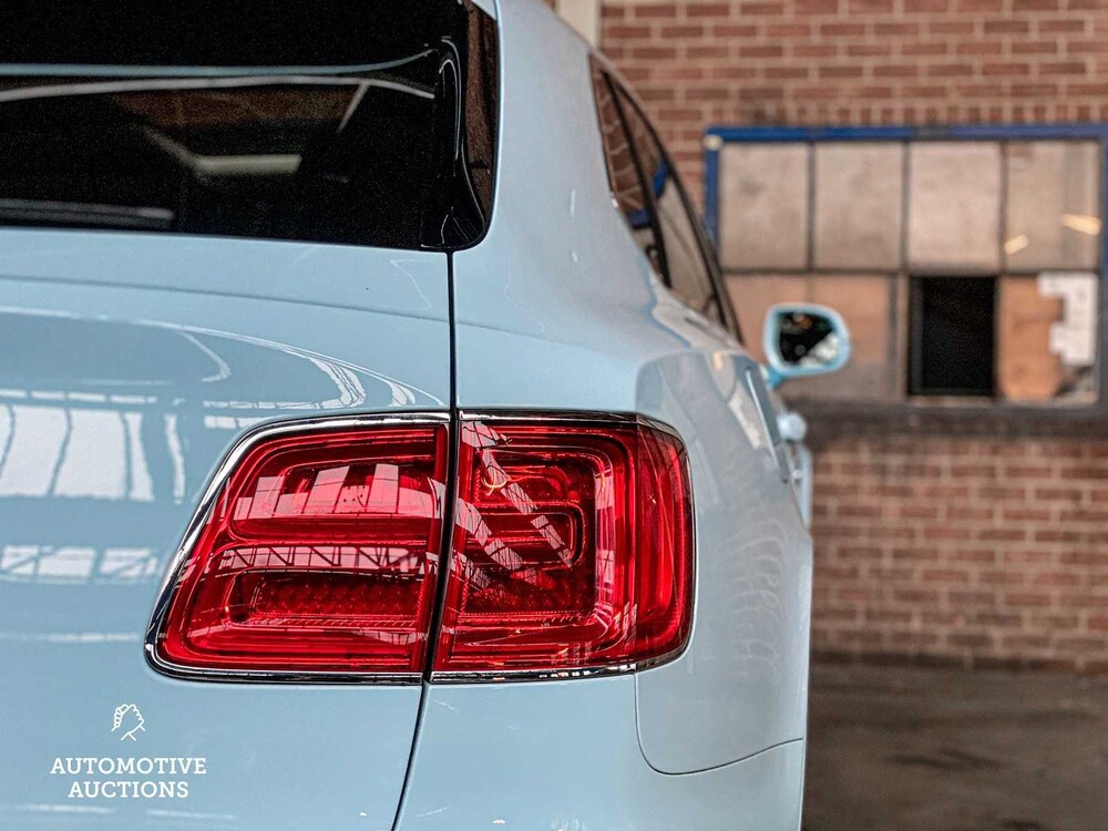 Bentley Bentayga 6.0 W12 608pk 2017, L-083-VV