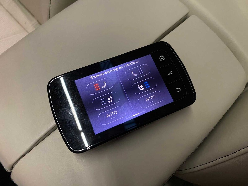 Bentley Bentayga 6.0 W12 608pk 2017, L-083-VV