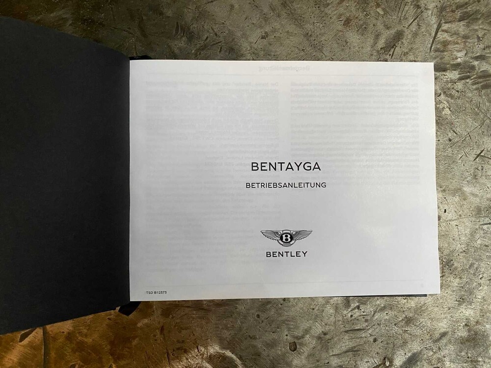 Bentley Bentayga 6.0 W12 608pk 2017, L-083-VV