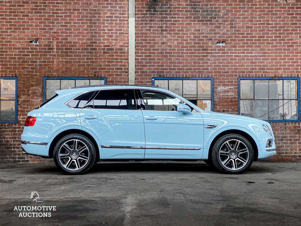 Bentley Bentayga 6.0 W12 608pk 2017, L-083-VV