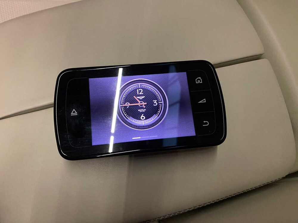 Bentley Bentayga 6.0 W12 608pk 2017, L-083-VV