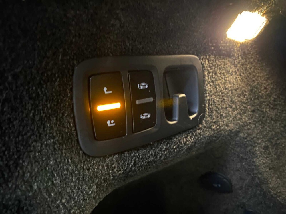 Bentley Bentayga 6.0 W12 608pk 2017, L-083-VV