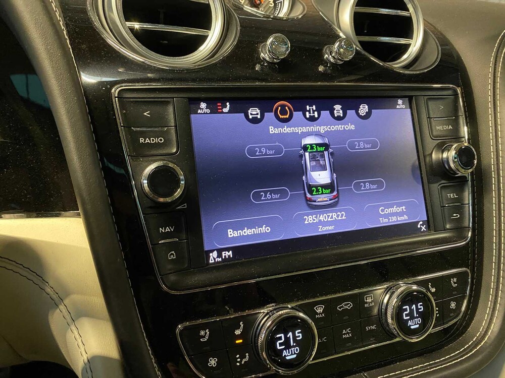 Bentley Bentayga 6.0 W12 608pk 2017, L-083-VV