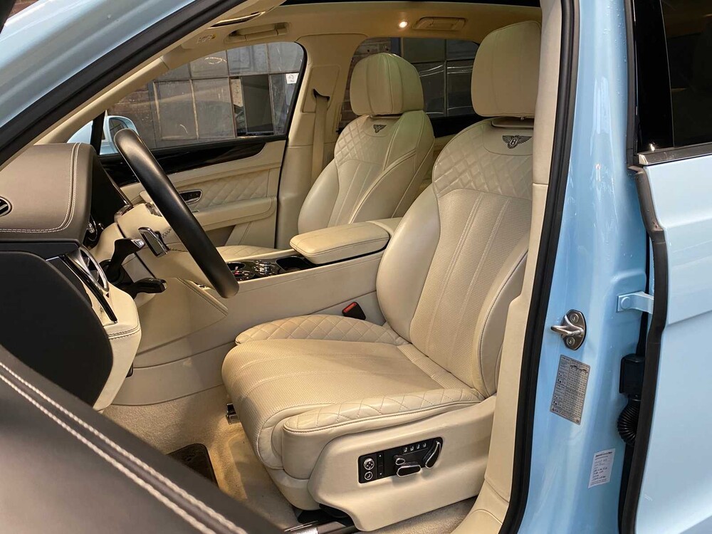 Bentley Bentayga 6.0 W12 608pk 2017, L-083-VV