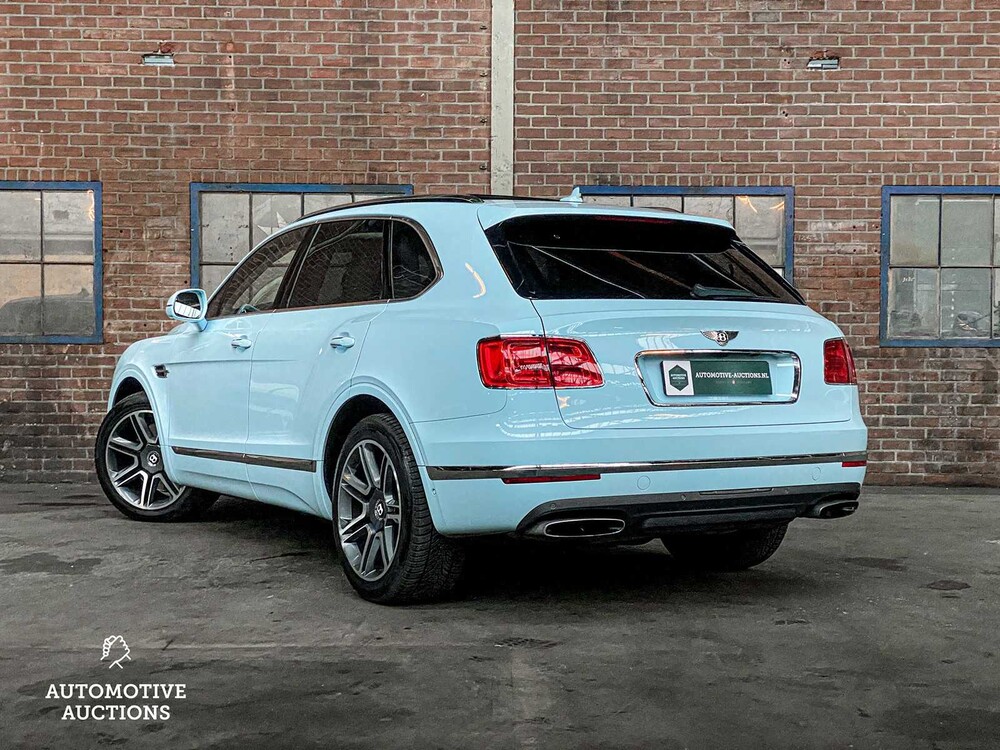 Bentley Bentayga 6.0 W12 608pk 2017, L-083-VV