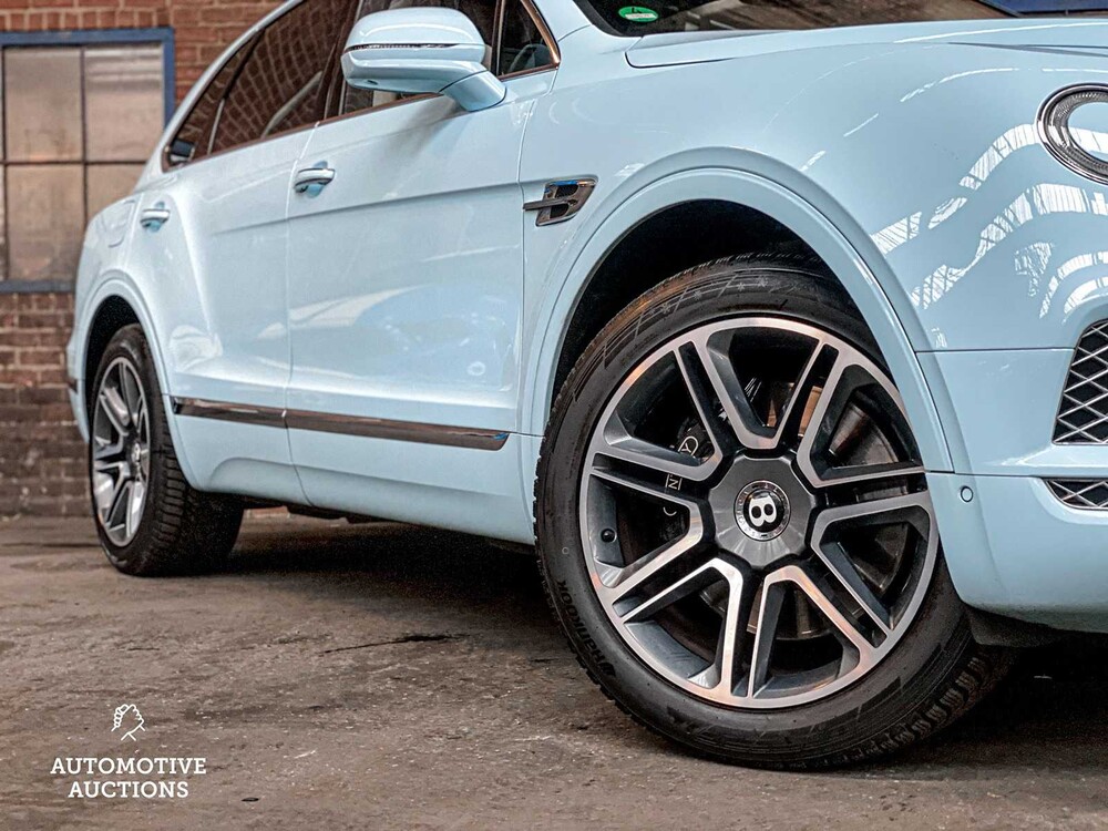 Bentley Bentayga 6.0 W12 608pk 2017, L-083-VV