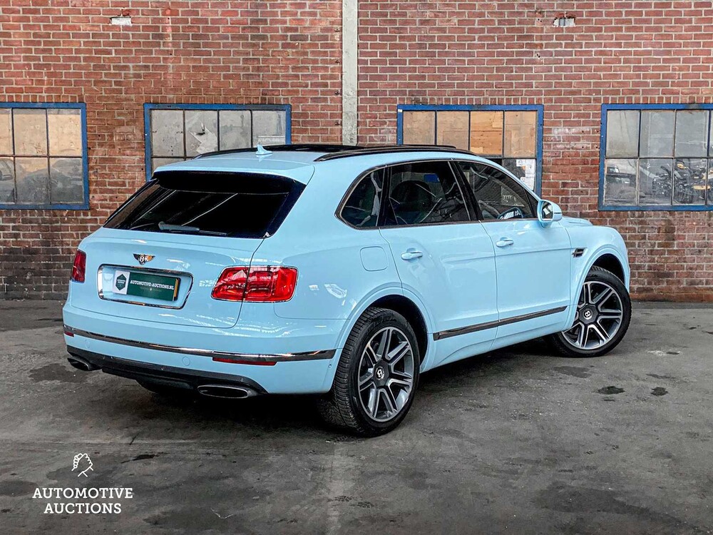 Bentley Bentayga 6.0 W12 608pk 2017, L-083-VV